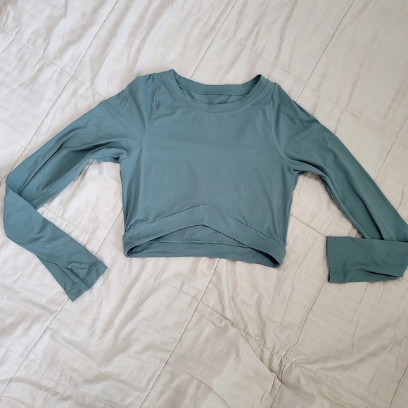 ALPHALETE Long Sleeve Crop top size Small - Picture 6 of 11